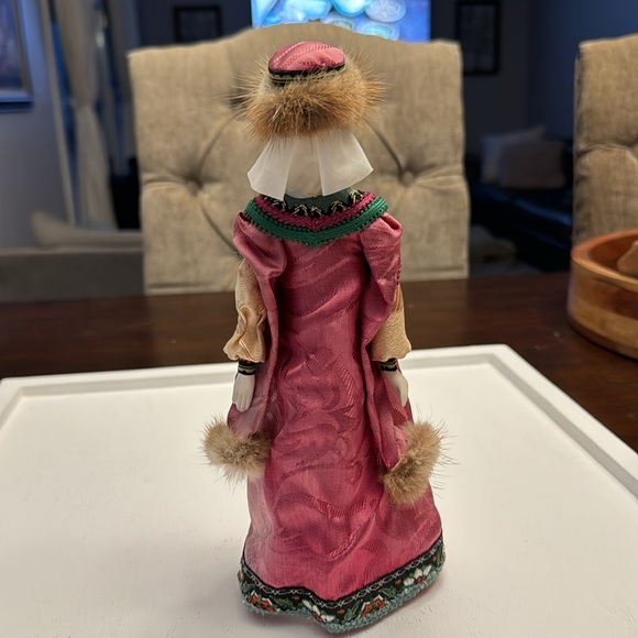 Vintage 9.5” Handmade Porcelain“CONE DOLL” Russian Fur Accents - Picture 8 of 16